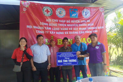 Bàn giao nhà tình thương cho hộ Ông Đinh Văn Phơi - thôn Làng Rào - xã Sơn Thủy