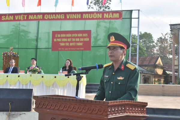 Lãnh đạo xã Sơn Thủy Tham dự Lễ Ra quân huấn luyện năm 2025.